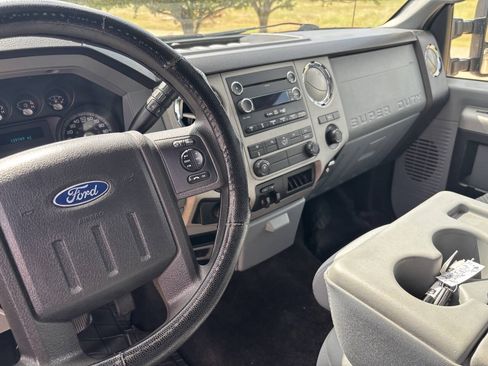 Used 2013 Ford F250 XLT w/ XLT Interior Pkg AWD/4WD image 10