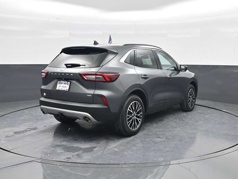 Used 2025 Ford Escape SE w/ PHEV Premium Package image 7