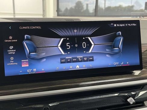 Used 2025 BMW X7 xDrive40i w/ Premium Package AWD/4WD image 43