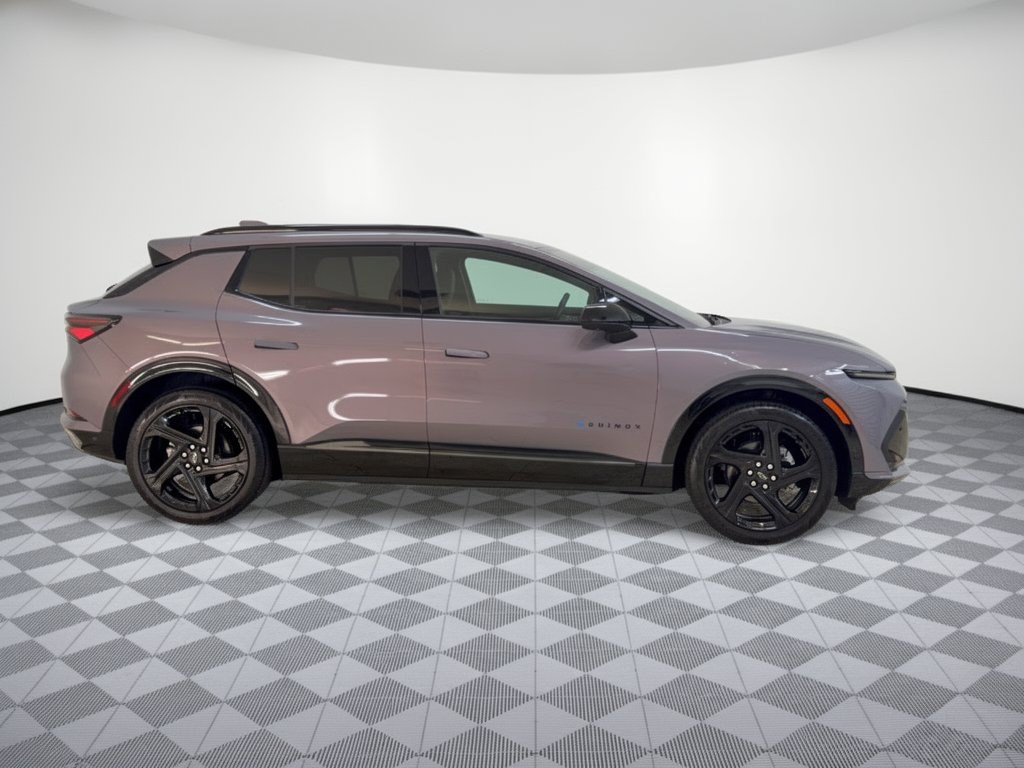 Used 2024 Chevrolet Equinox EV RS w/ Active Safety Package 3 FWD image 8