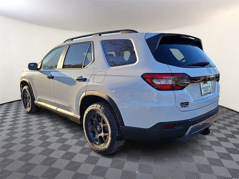 New 2026 Honda Pilot TrailSport image 4
