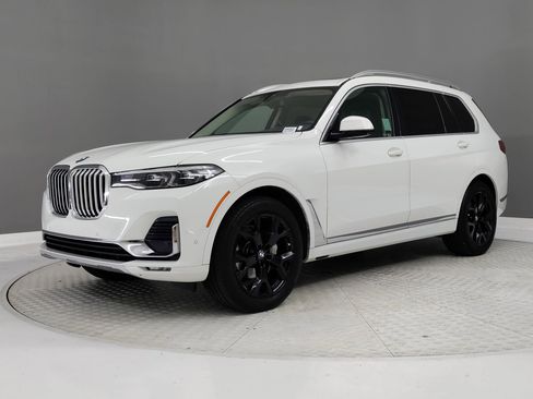 Used 2022 BMW X7 xDrive40i w/ Cold Weather Package image 36