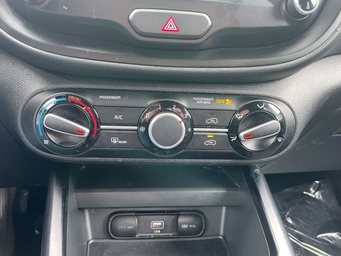 Used 2020 Kia Soul LX FWD image 11