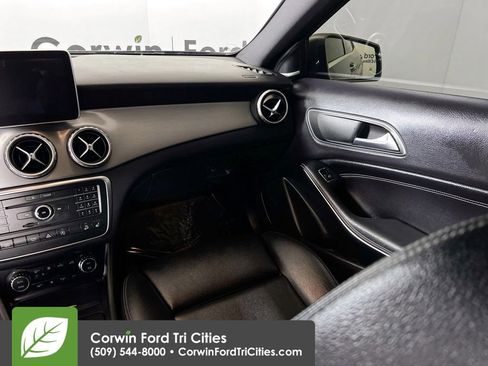 Used 2016 Mercedes-Benz GLA 250 4MATIC image 28