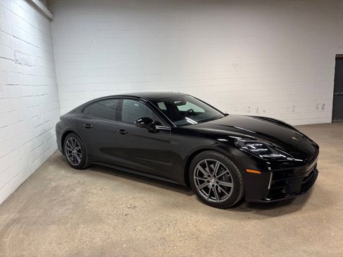 Used 2024 Porsche Panamera 4 image 5