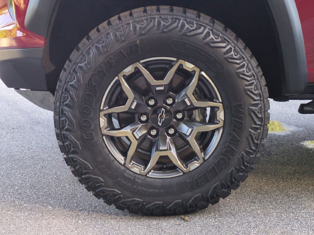 New 2026 Chevrolet Colorado ZR2 w/ Technology Package AWD/4WD image 13