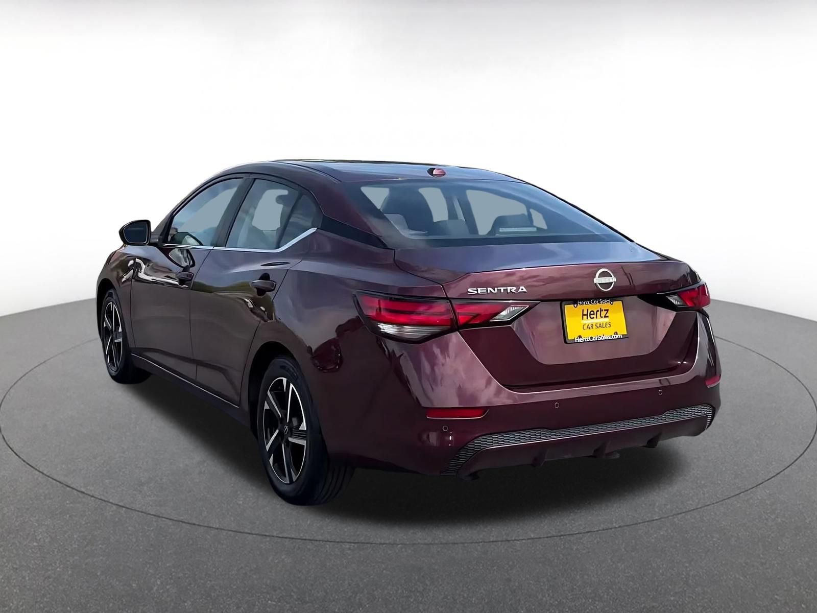Used 2025 Nissan Sentra SV FWD image 10