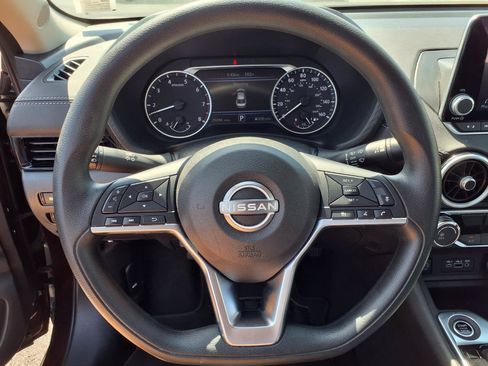 Used 2025 Nissan Sentra SV FWD image 13
