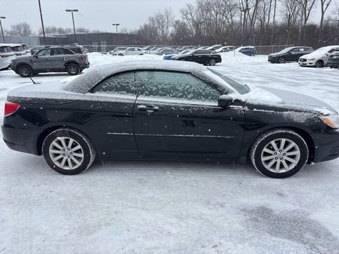 Used 2014 Chrysler 200 Touring image 4