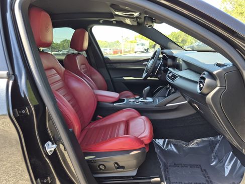 Used 2022 Alfa Romeo Stelvio Sprint RWD image 33
