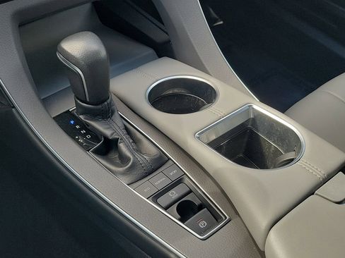 Used 2019 Toyota Avalon XLE w/ Moonroof Package image 31