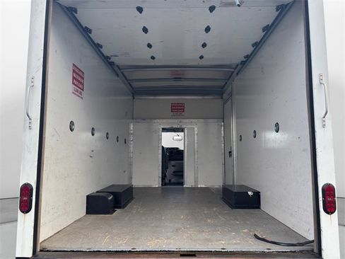 Used 2022 Ford E-350 and Econoline 350 Super Duty w/ Power Windows & Locks Group image 13