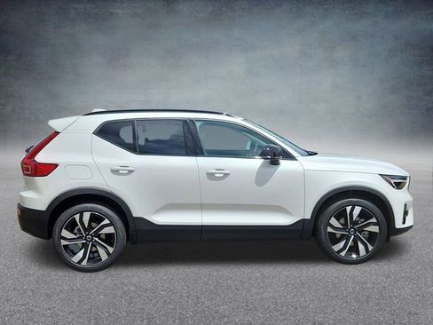 New 2026 Volvo XC40 B5 Plus w/ Climate Package image 8