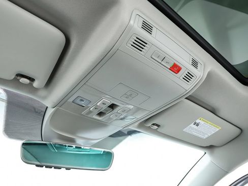 New 2026 Volkswagen Taos SE AWD/4WD image 26