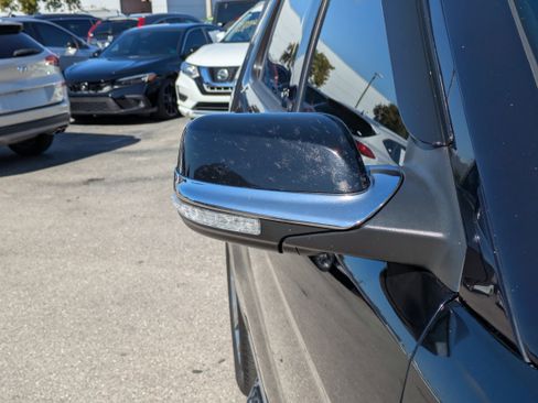 Used 2018 Ford Explorer Limited image 12