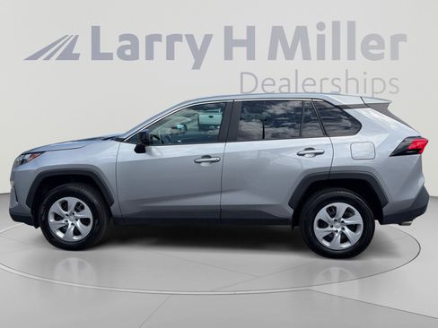 Used 2025 Toyota RAV4 LE AWD/4WD image 2