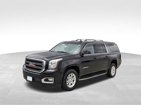 Used 2017 GMC Yukon XL SLT w/ Open Road Package image 2