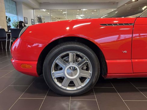 Used 2004 Ford Thunderbird image 9