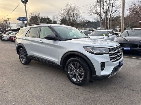 New 2026 Ford Explorer Active w/ Active Comfort Package image 3