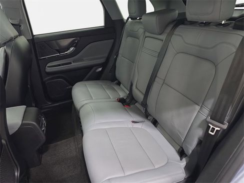 Certified 2022 Lincoln Corsair Standard w/ Premium Package image 11