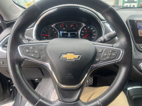 Used 2016 Chevrolet Malibu LT FWD image 21