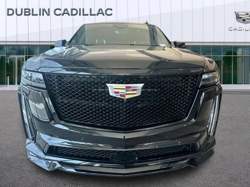 Certified 2024 Cadillac Escalade ESV V w/ LPO, ONYX Package AWD/4WD image 9
