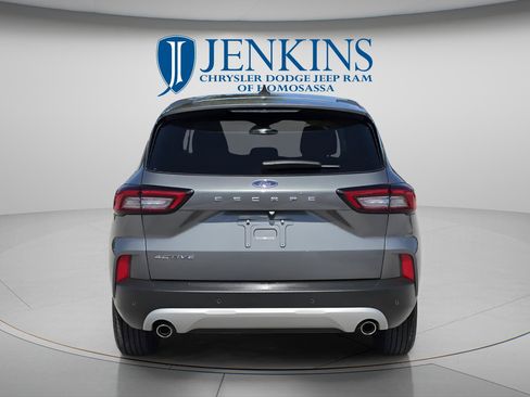 Used 2025 Ford Escape Active w/ Tech Pack #1 FWD image 5