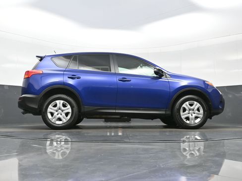 Used 2015 Toyota RAV4 LE AWD/4WD image 28