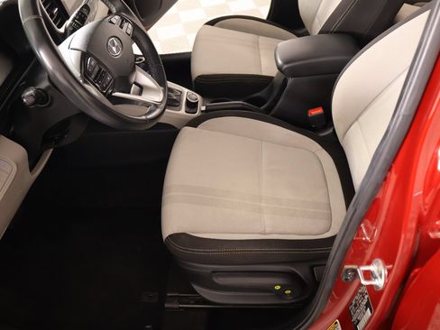 Used 2025 Hyundai Venue SEL FWD image 10