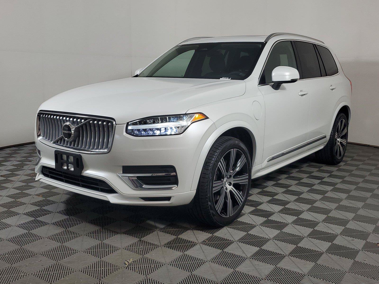 Certified 2024 Volvo XC90 T8 Core w/ Protection Package Premier AWD/4WD image 3
