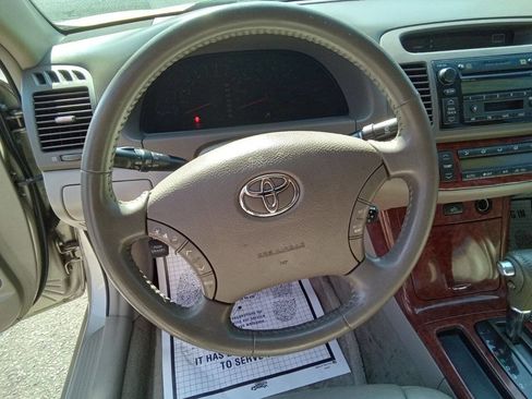 Used 2005 Toyota Camry XLE image 7