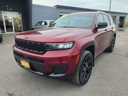 Used 2024 Jeep Grand Cherokee L Laredo AWD/4WD image 1