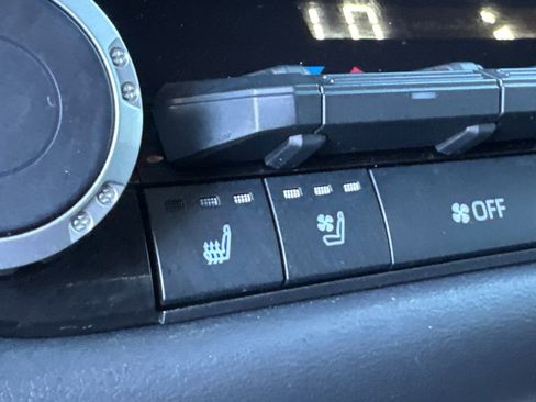 Used 2023 Toyota Tundra Platinum image 28