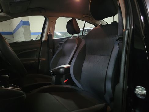 Used 2023 Nissan Versa SV image 17