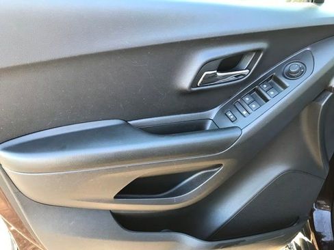 Certified 2021 Chevrolet Trax LT w/ Premium Seat Package image 16