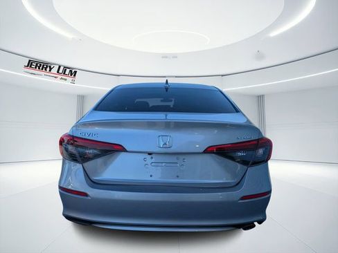 Used 2024 Honda Civic Sport image 4