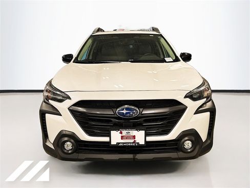 Used 2025 Subaru Outback Premium image 2