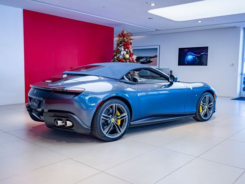 Used 2025 Ferrari Roma Spider image 35