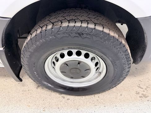 Used 2017 Mercedes-Benz Sprinter 2500 image 16