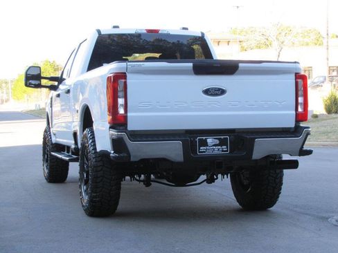 Used 2024 Ford F250 XLT w/ FX4 Off-Road Package image 11