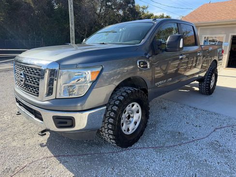 Used 2016 Nissan Titan SV image 2