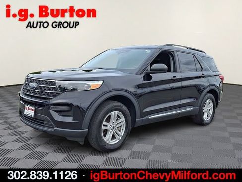 Used 2023 Ford Explorer XLT AWD/4WD image 3