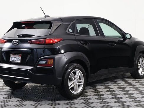 Used 2021 Hyundai Kona SE w/ Cargo Package image 4