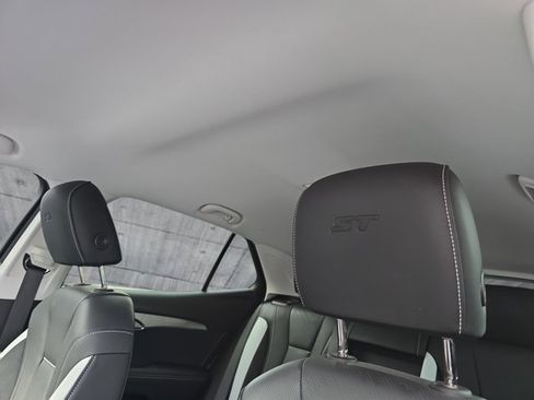 Used 2024 Buick Envision Sport Touring image 29