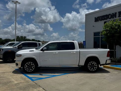 Used 2025 RAM 1500 Laramie AWD/4WD image 3
