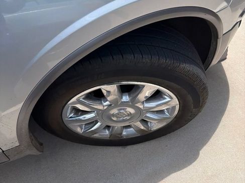Used 2012 Buick Enclave Premium FWD image 7