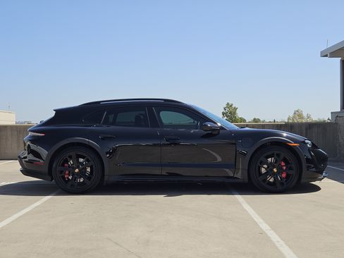 Used 2024 Porsche Taycan 4S AWD/4WD image 9