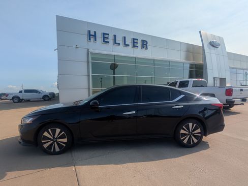 Used 2021 Nissan Altima 2.5 SL FWD image 3