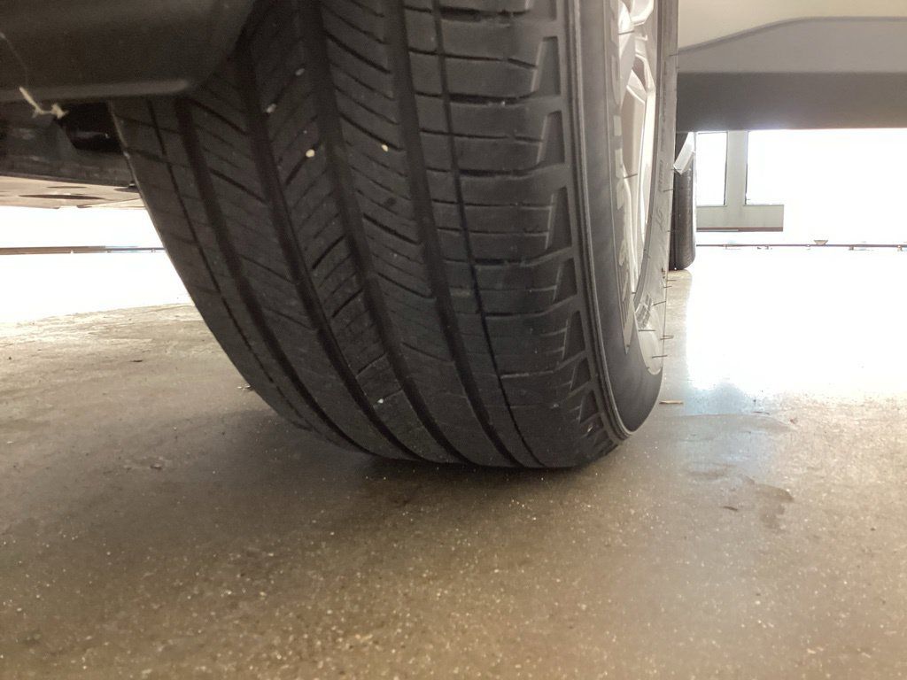 Used 2025 Toyota RAV4 XLE AWD/4WD image 32