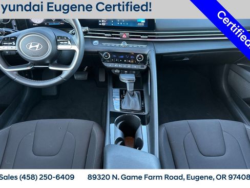 Used 2025 Hyundai Elantra SEL image 18